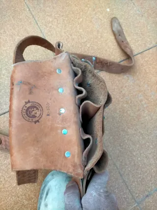 Riñonera de electricista de cuero hecha en México