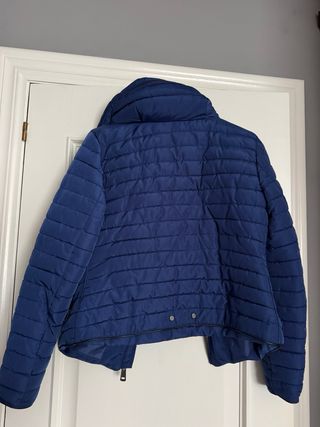 Cazadora acolchada azul Zara