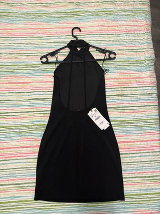 Vestido negro Zara halter espalda descubierta