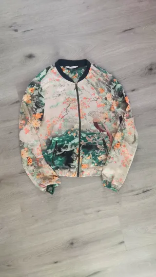 Bomber raso oriental con bolsillos