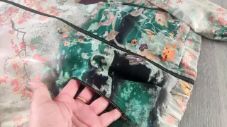 Bomber raso oriental con bolsillos