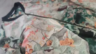 Bomber raso oriental con bolsillos