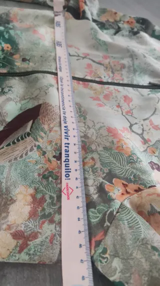 Bomber raso oriental con bolsillos