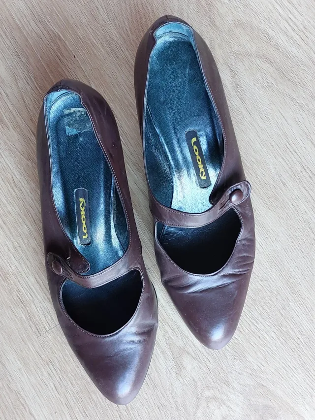 Tacones vintage marrones