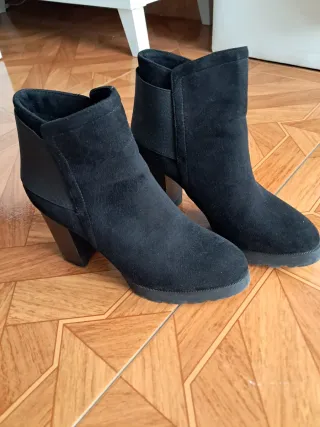 Botines de tacón negros