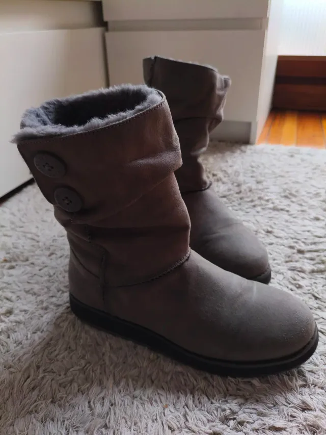 Botas Skechers Mujer Invierno Gris. T-38