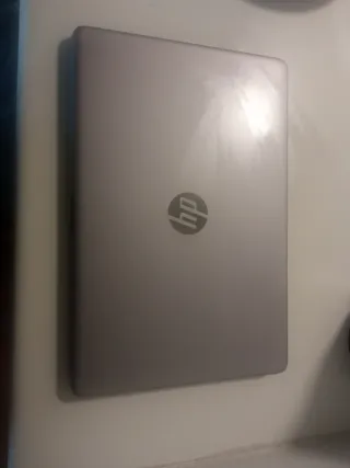 HP Celeron R 256 GB Plata