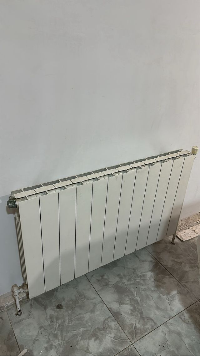 Radiador de agua blancos. 8