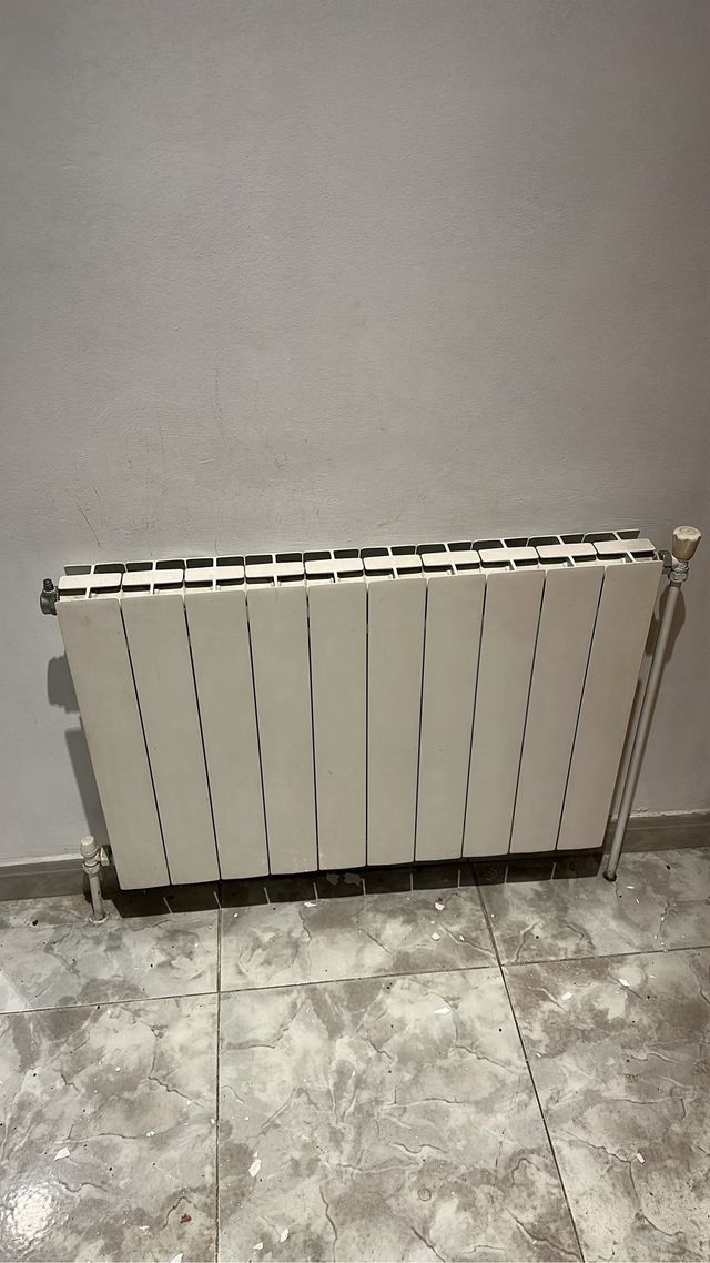 Radiador de agua blancos. 8