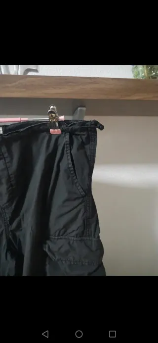 Pantalón cargo negro Stradivarius