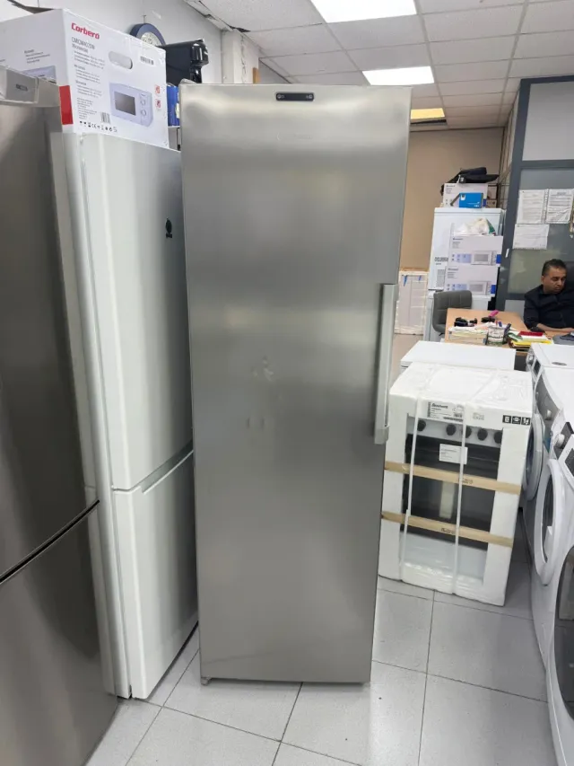 Congelador Vertical Nueva con tara con garantía