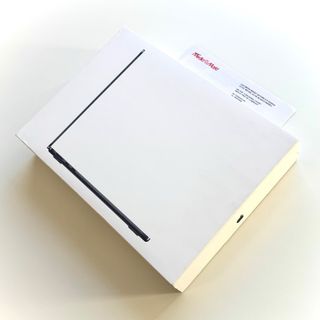 MB Air 13” M4 16Gb SemiNuevo (11 Ciclos)