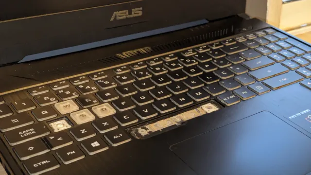 Portátil Gaming ASUS TUF GAMING FX505DT