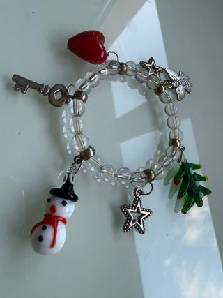 Pulsera Navideña con Encantos