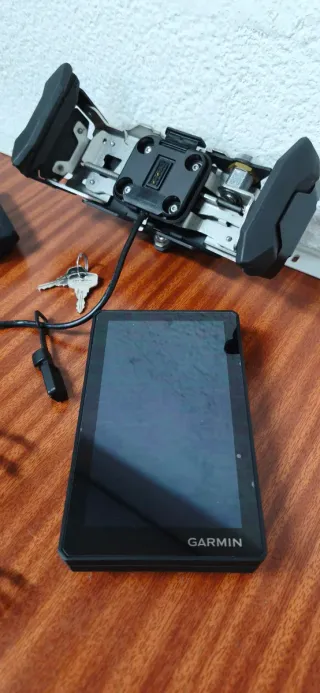 Garmin Zumo XT + Soporte Touratech