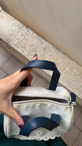 Borsa a tracolla bianca e blu