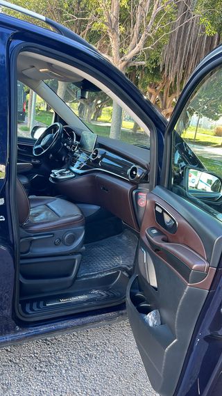 Mercedes-Benz V-Class • Servicio Oficial • Automát