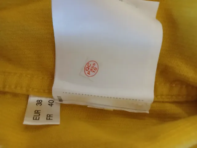 Chaqueta de pana amarilla