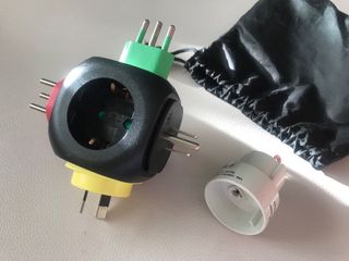 Adaptador de enchufe universal de viaje.