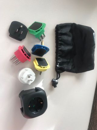 Adaptador de enchufe universal de viaje.