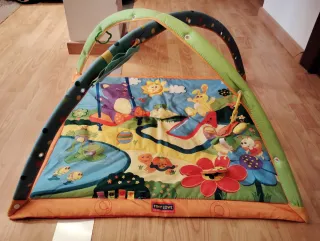 Parque infantil y gimnasio para bebés