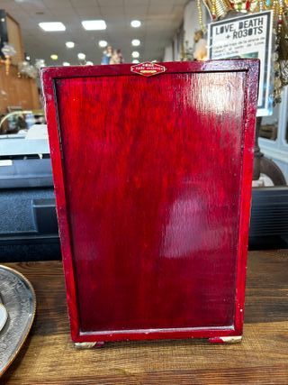 Joyero Oriental de Madera Lacada Latón y Jade