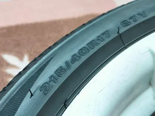 Llantas Ford Focus ST con neumáticos nuevos