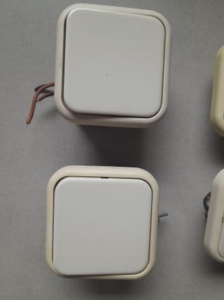 Interruptores Simón: 3 sencillos y 1 doble