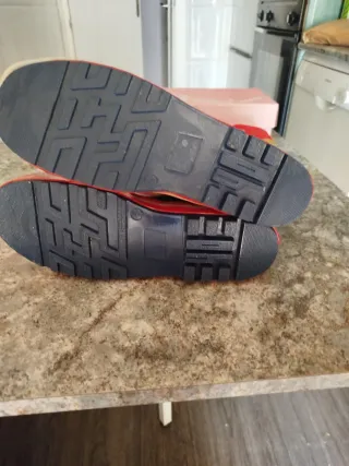 Botas de agua niña lunares rojas y azul