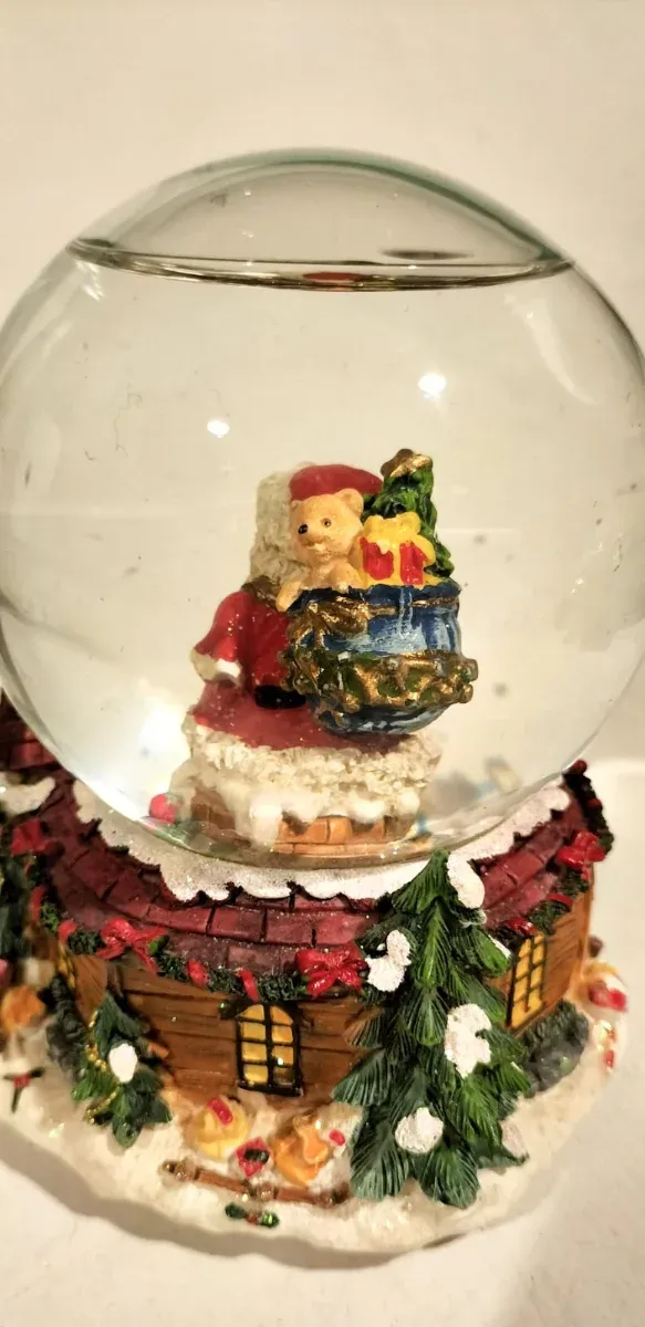 Pallina di neve di Natale Babbo Natale con musica Jingle Bells