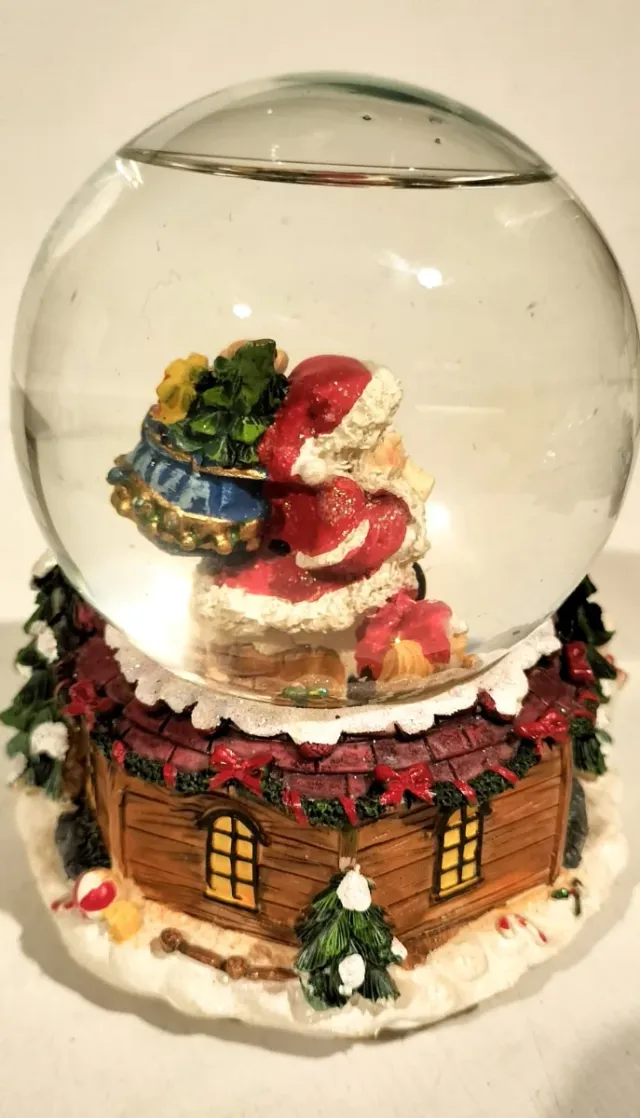 Pallina di neve di Natale Babbo Natale con musica Jingle Bells