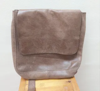 Bolso de piel marrón