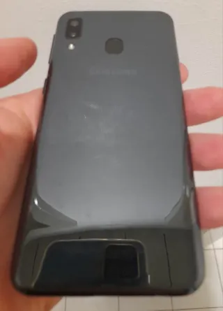 Samsung Galaxy A20e – 32GB / 3GB – UNLOCKED