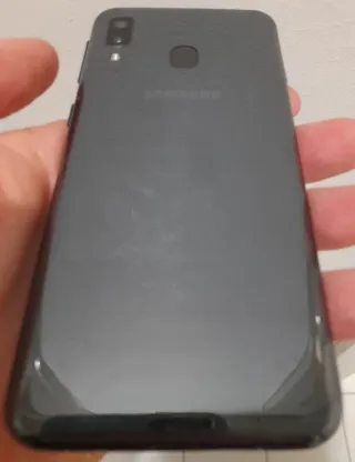 Samsung Galaxy A20e – 32GB / 3GB – UNLOCKED