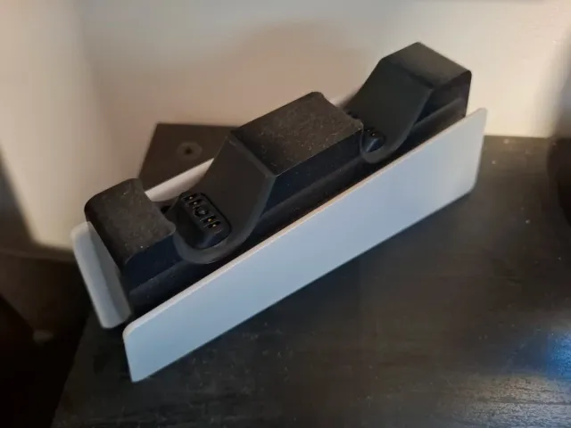 PS5 + 2 Mandos + Base Carga