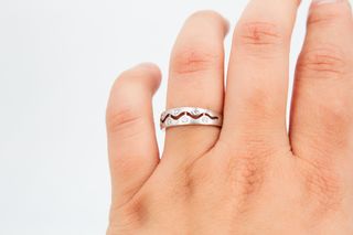 Anillo De Oro Blanco De 18K.. Ref: 045-01-01739