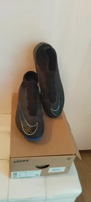 Botas de fútbol Nike niño talla 40