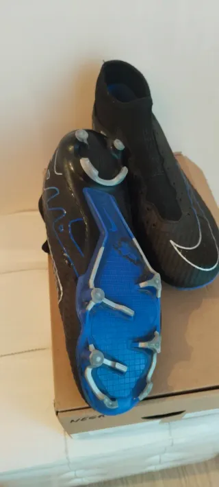 Botas de fútbol Nike niño talla 40