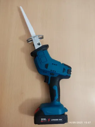 Sierra de sable a batería NUEVA