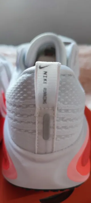 Nike Vomero Plus Talla 43