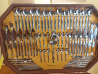 Cubertería de acero inoxidable 114 piezas. 12 piez