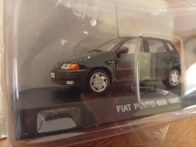 Fiat Punto 60S.Carabinieri.1995. Modellino.