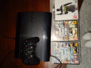 PlayStation 3 Super Slim + 3 Giochi