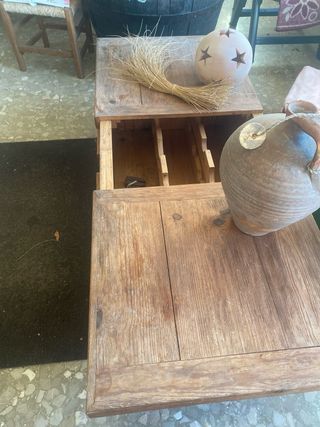 Mesa de madera antigua