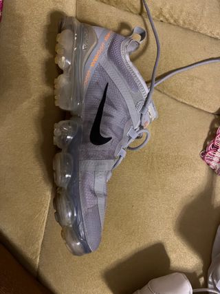 Nike Vapormax grises y naranjas