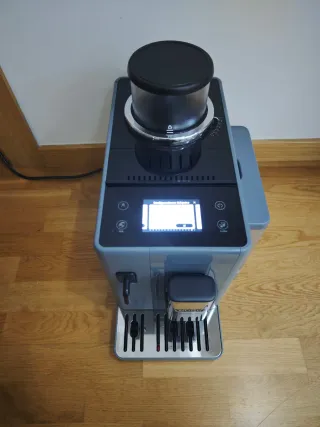 Cafetera DeLonghi Rivelia Gris