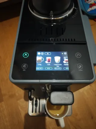 Cafetera DeLonghi Rivelia Gris