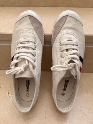 Zapatillas Kawasaki Blancas de Lona. Talla 41.