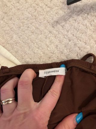 Vestito scollato marrone