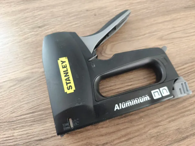 Grapadora Manual Stanley Aluminium Aircraft
